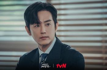 9 Potret Kwon Yool di Mental Coach Jegal, Jadi Karakter yang Karismatik dan Penuh Ambisi