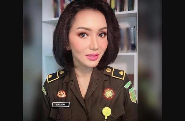 Transformasi Gaya Pinangki (Facebook/Pinangki)
