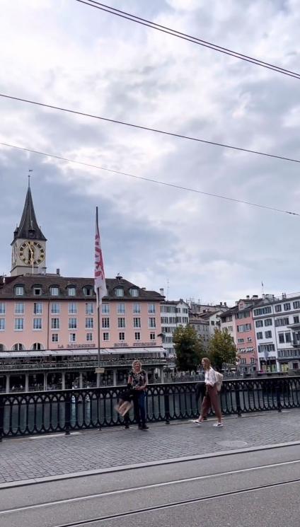 potret Mayangsari liburan di Swiss.(instagram/@mayangsari_official)