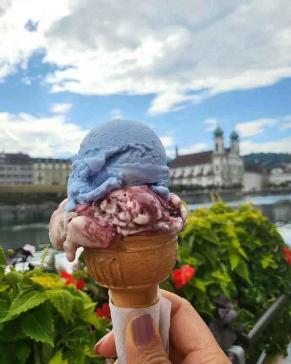 potret Mayangsari liburan di Swiss.(instagram/@mayangsari_official)