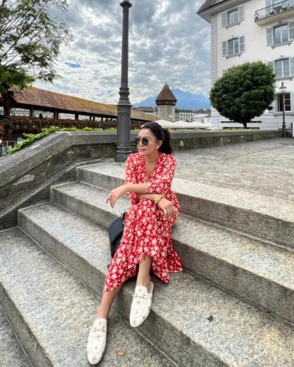 potret Mayangsari liburan di Swiss.(instagram/@mayangsari_official)