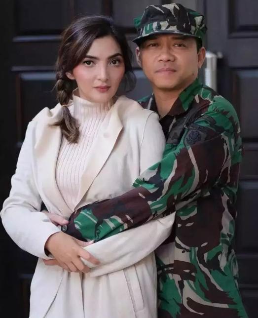 Potret Artis Pria Pakai Seragam TNI. (Instagram/ashanty_ash)