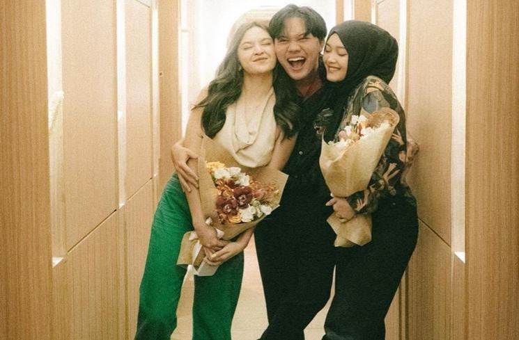 Potret Akrab Mahalini dan Adik-adik Rizky Febian. (Instagram/@putridelinaa)