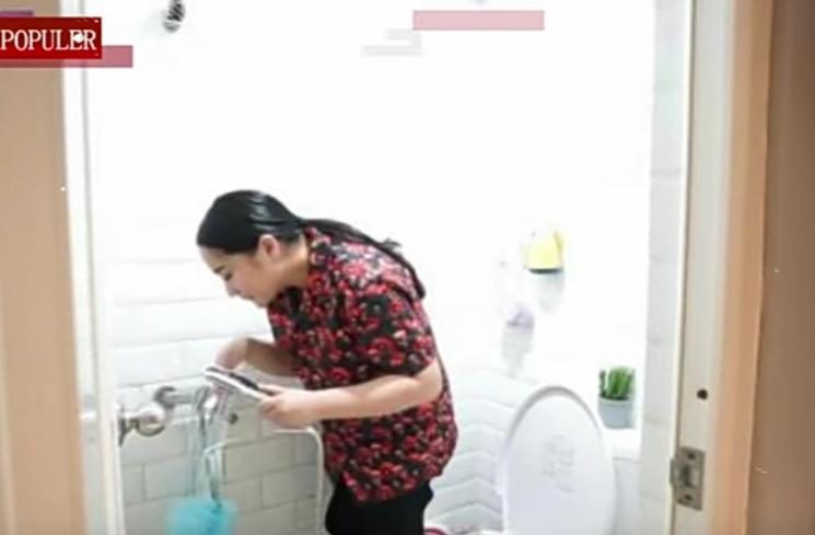 cara wudhu Nagita Slavina (YouTube)