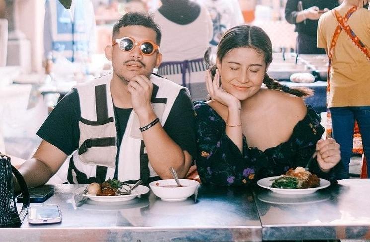 Momen Liburan Awkarin di Thailand (Instagram/@narinkovilda)