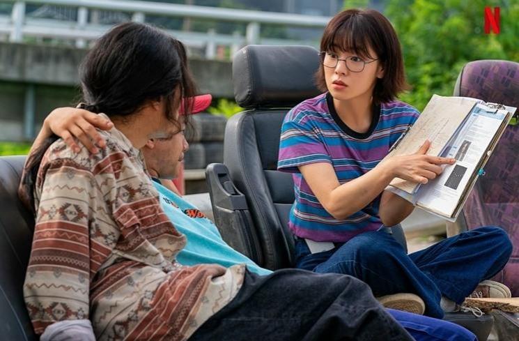 Adu Pesona Jeon Yeo Bin dan Nana di Glitch (Instagram/@netflixkr)