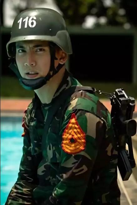 Potret Artis Pria Pakai Seragam TNI. (Instagram/doeatandacinta)