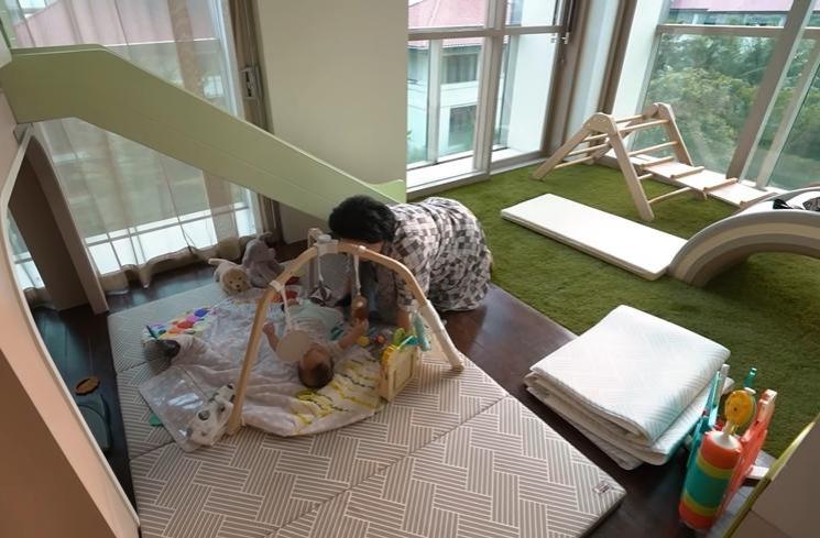 Potret Playground Baby Izz di Apartemen (YouTube/Nikita Willy Official)