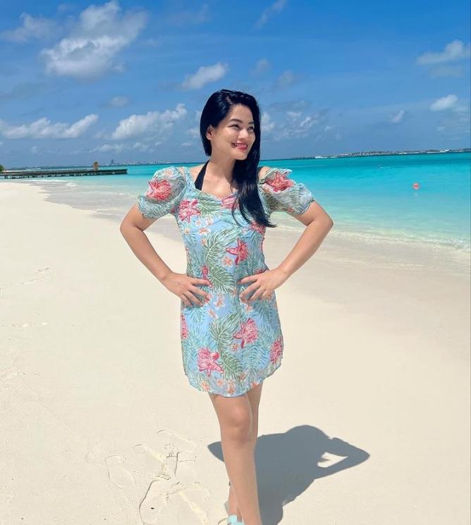 Potret Titi Kamal dan Christian Sugiono Liburan ke Maldives. (Instagram/titi_kamall)