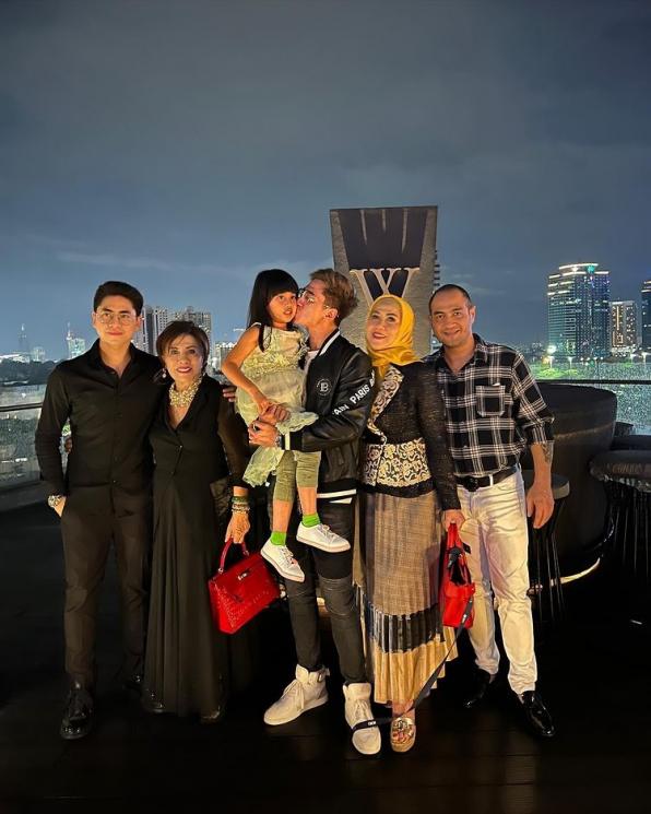 Potret Kejutan Ultah Verrel Bramasta. (Instagram/bramastavrl)