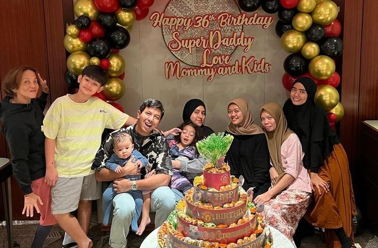 Momen Ultah Sonny Septian ke-36 (instagram/sonnyseptian)