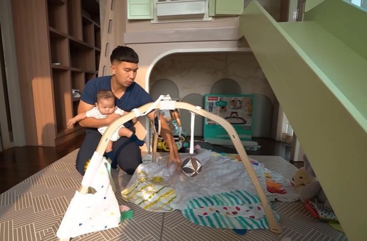 Potret Playground Baby Izz di Apartemen (YouTube/Nikita Willy Official)