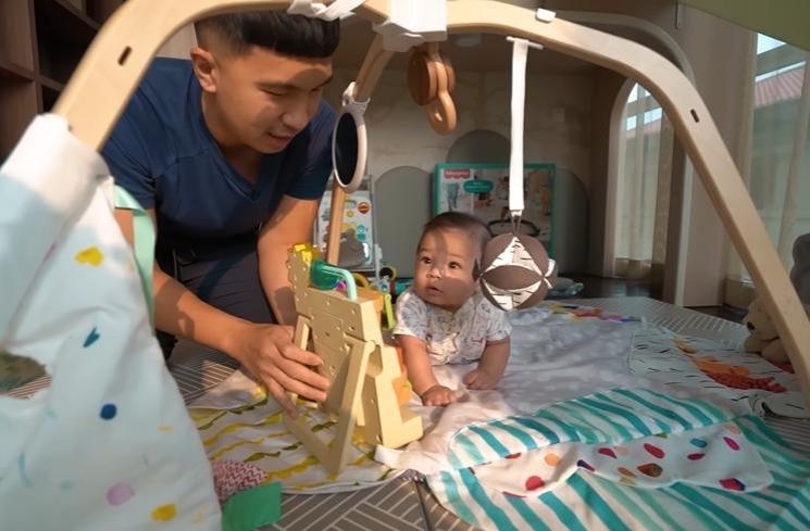 Potret Playground Baby Izz di Apartemen (YouTube/Nikita Willy Official)