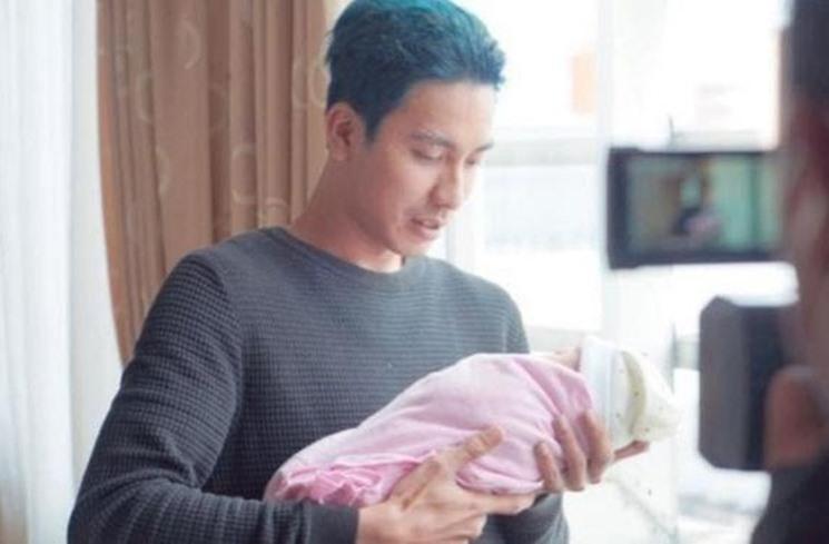 Momen Istri Evan Marvino Melahirkan. (Instagram/@evanmarvino)