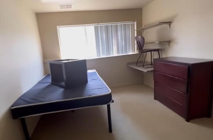 Potret apartemen Beby Tsabina di Amerika. (YouTube/Beby Tsabina TV)