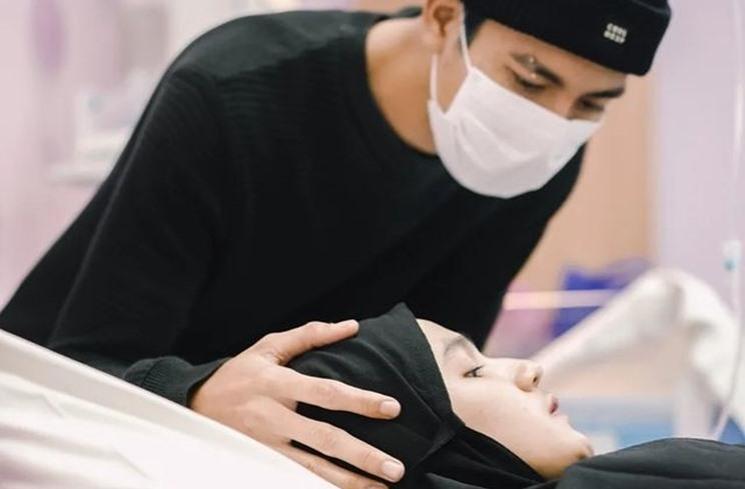 Momen Istri Evan Marvino Melahirkan. (Instagram/@evanmarvino)