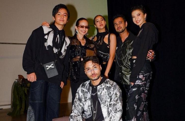 Pesona Raffi Ahmad Melenggang di Catwalk New York Fashion Week. (Instagram/erigostore)