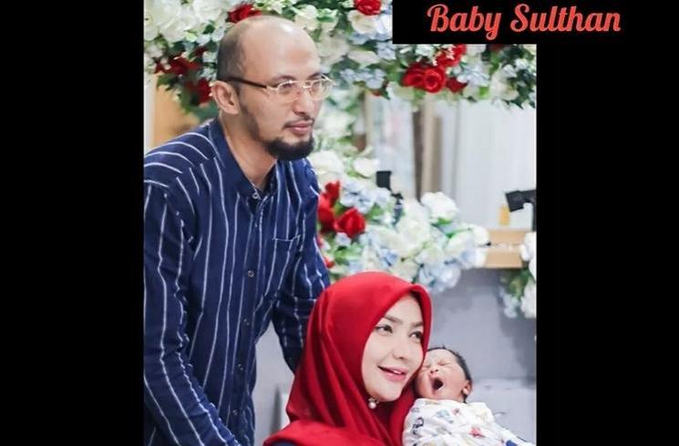 Potret Roro Fitria dan Suami (Instagram/@roro.fitria1989)