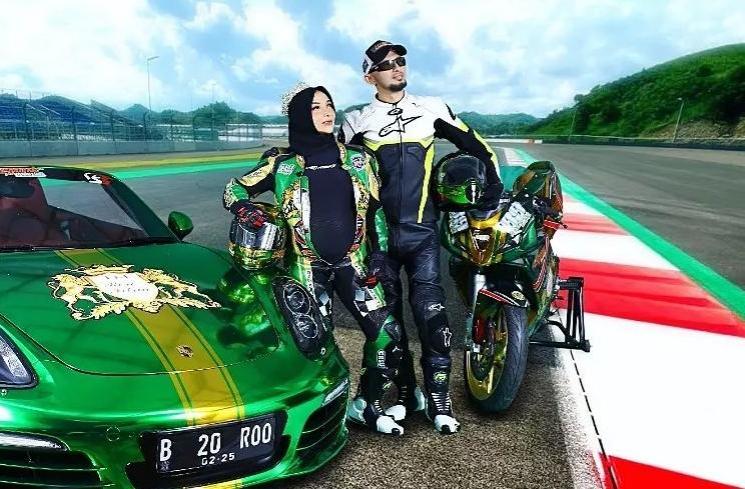 Potret Roro Fitria dan Suami (Instagram/@roro.fitria1989)
