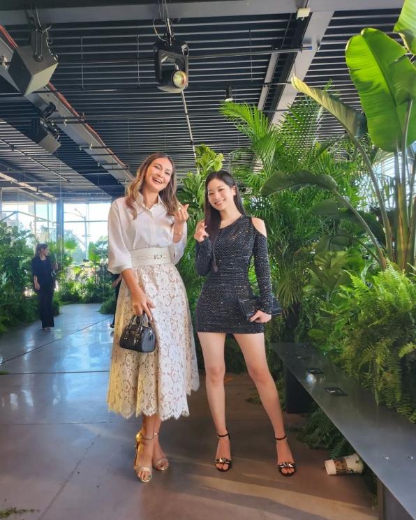 Luna Maya Foto Bareng Dahyun TWICE. (Instagram/lunamaya)