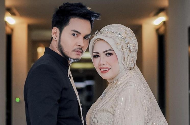 Artis Berani Umbar Urusan Ranjang (instagram/@ellysugigi_real_)