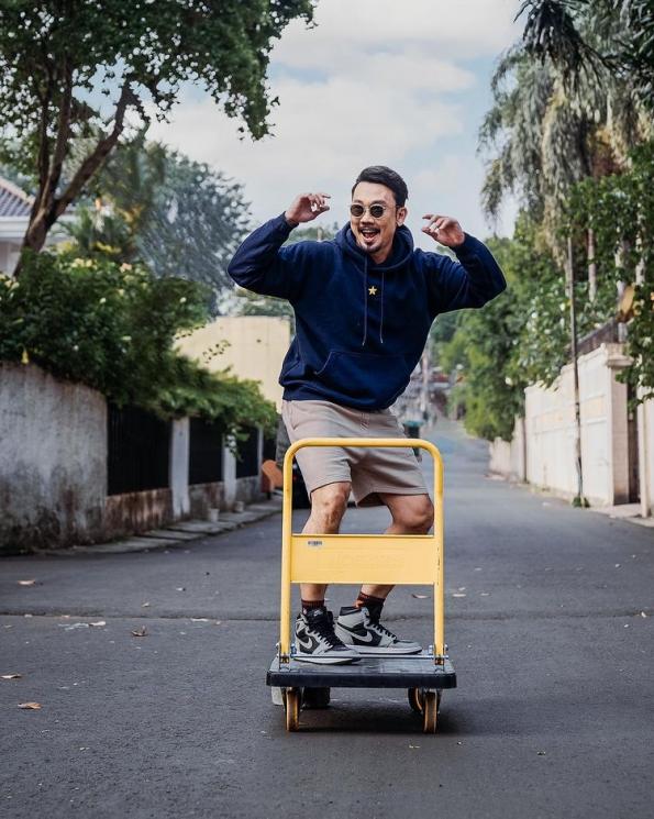 Artis Jadi Korban Hacker. (Instagram/sumargodenny)