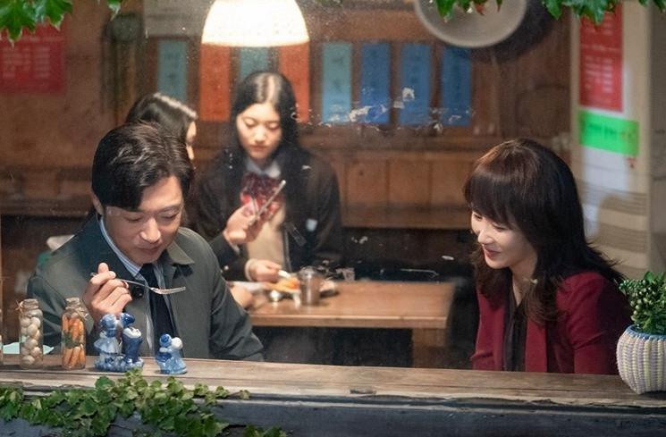 Pesona Kim Sun Ah di The Empire (Instagram/@jtbcdrama)