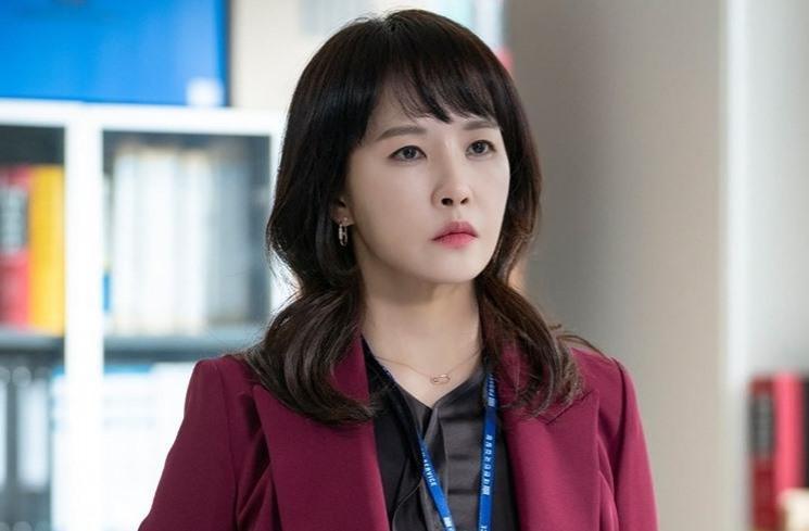 Pesona Kim Sun Ah di The Empire (Instagram/@jtbcdrama)