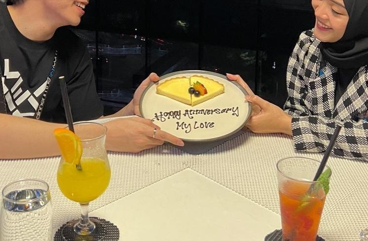 Potret Anniversary Putri Delina dan Jeffry Reksa (instagram/@jeffryreksaa/@putridelinaa)