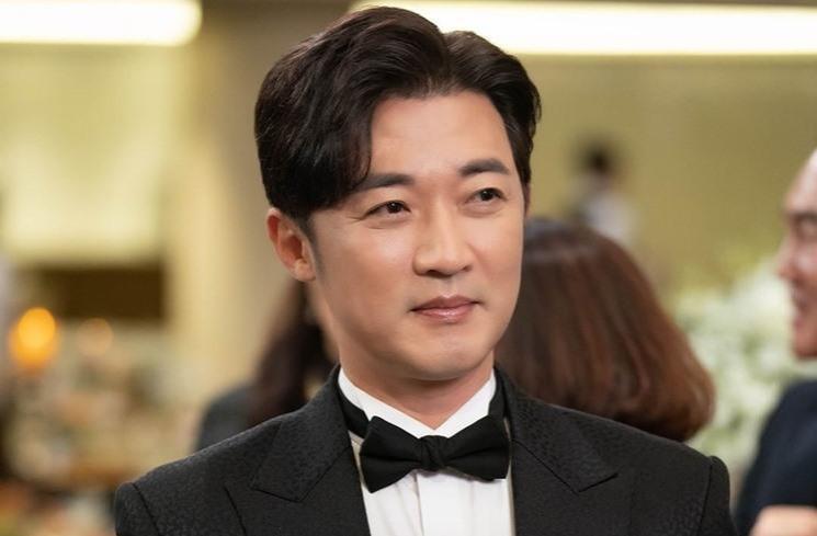 Potret Ahn Jae Wook di The Empire (Instagram/@jtbcdrama)