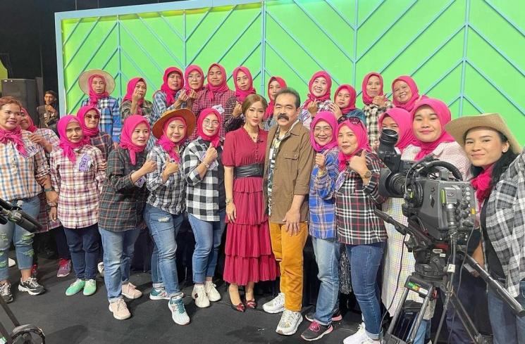 Potret Harmonis Inul Daratista dan Adam Suseno. (Instagram/inul.d)