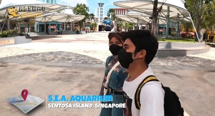 Momen Liburan Alshad Ahmad dan Tiara Andini di Singapura. (YouTube/Alshad Ahmad)