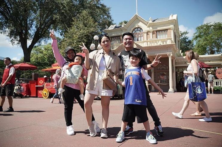 Momen Seru PNS Liburan di Amerika. (Instagram/shela_lala96)