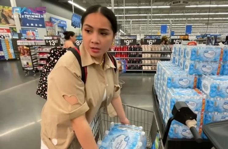 Momen Nagita Slavina belanja di Orlando (YouTube/Rans Entertainment)