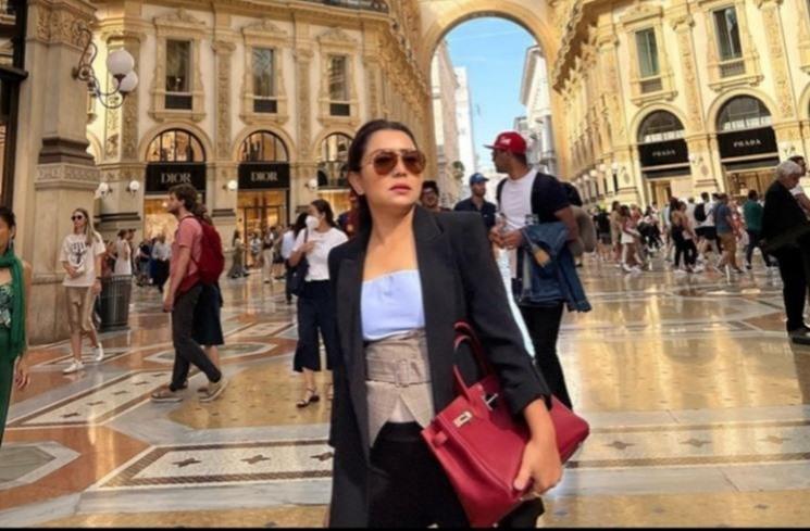Gaya Liburan Mayangsari di Italia. (Instagram/@mayangsari_official) 