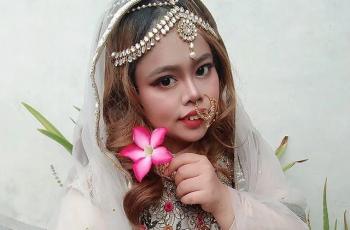 6 Potret Kekeyi Pakai Baju India, Rambut Palsunya Tuai Sorotan