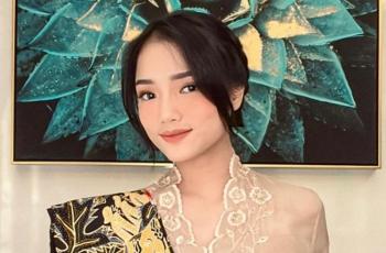 'Dengkulnya kayak Zebra', Fuji Dibully Akun Anonim gegara Lutut Hitam
