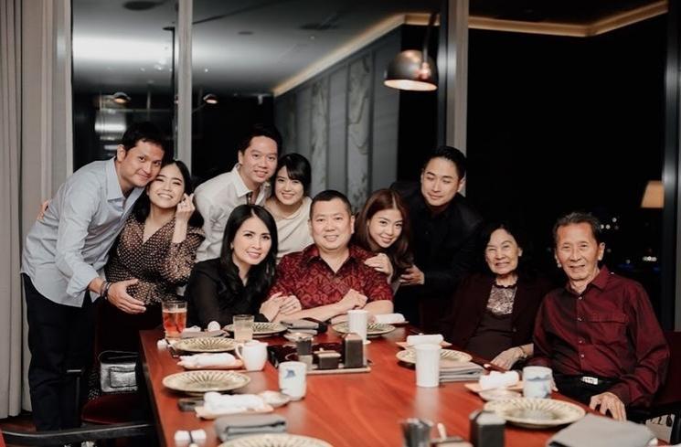 Potret Kevin Sanjaya Hadiri Ultah Calon Mertua (instagram/@valenciatanoe)