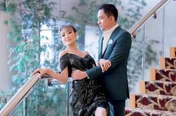 Ayu Dewi Mesra sama Regi Datau di Sofa, Tas Branded Nangkring di Belakang Bikin Ngiler: Seharga Rumah