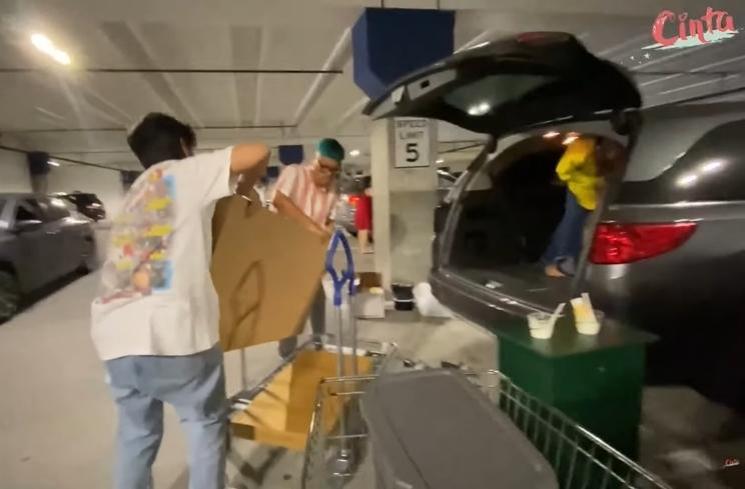 Potret Cinta Kuya Borong Perabot Rumah di AS (YouTube/Cinta)