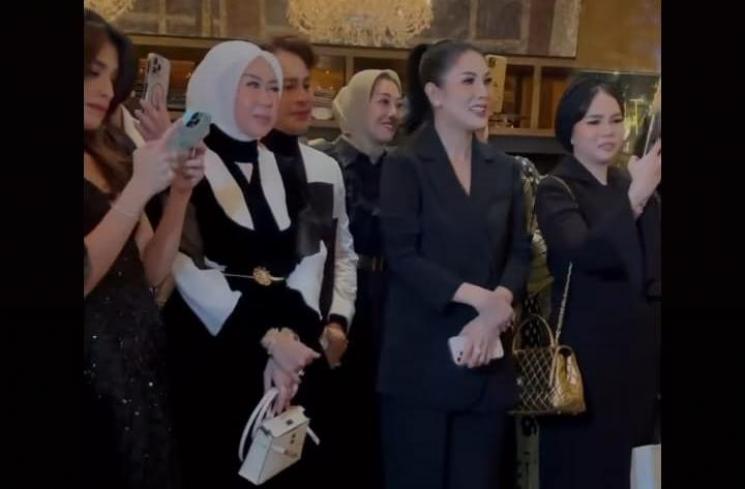 Potret pesta ultah istri Andre Taulany. (Instagram/@erintaulany)