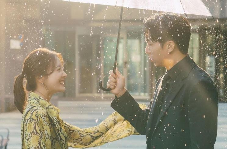 Potret Romantis Lee Seung Gi dan Lee Se Young di The Law Cafe (Instagram/@kbsdrama)