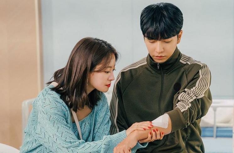 Potret Romantis Lee Seung Gi dan Lee Se Young di The Law Cafe (Instagram/@kbsdrama)