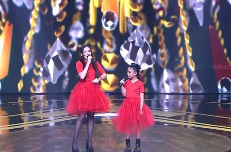 Potret Ayu Ting Ting Duet dengan Bilqis (YouTube KDI MNCTV)