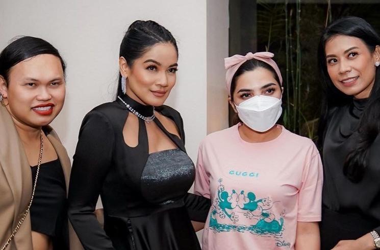 Potret Titi Kamal di Gala Premier Jailangkung: Sandekala (Instagram/@titi_kamall)