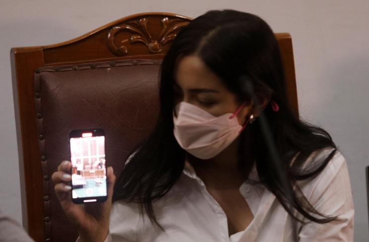 Jessica Iskandar dan Vincent Verhaag di PN Jakarta Selatan. (MataMata.com/Oke Atmaja)