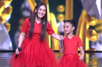 10 Potret Ayu Ting Ting Duet dengan Bilqis Nyanyikan Sang Dewi, Keren Abis!