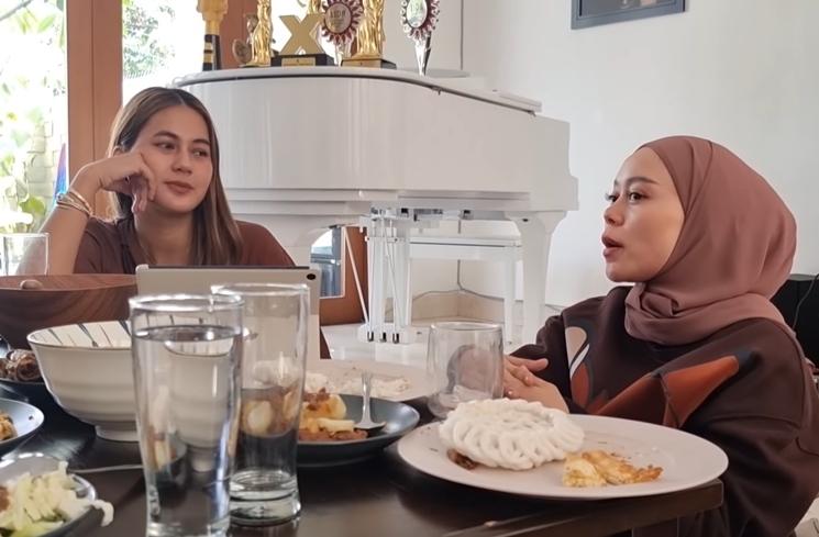 Potret Lesti Kejora dan Paula Verhoeven (YouTube/Baim Paula)