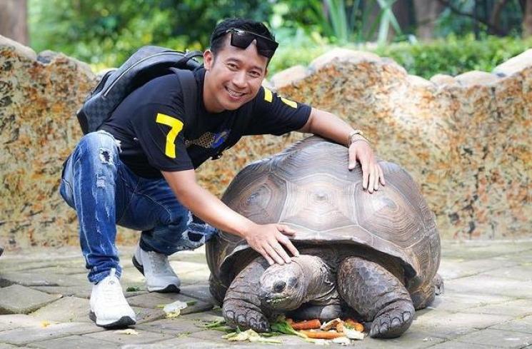 Pekerjaan Artis Sebelum Terkenal. (Instagram/dennycagur)