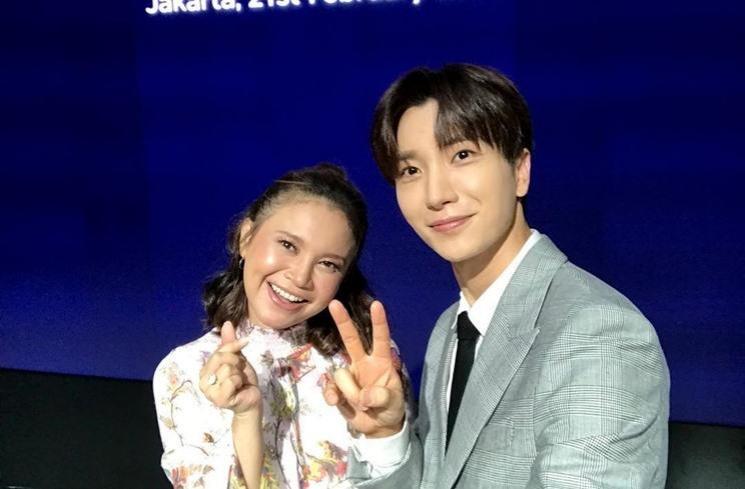Potret Kedekatan Rossa dan Member Super Junior. (Instagram/xxteukxx)